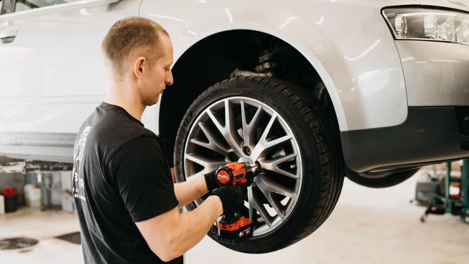 AJ Biler: Sydbyens pålidelige og erfarne værksted siden 1972