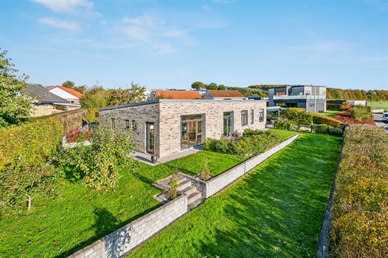 Pris sat ned med 400.000 kr. på Århusvej 25B