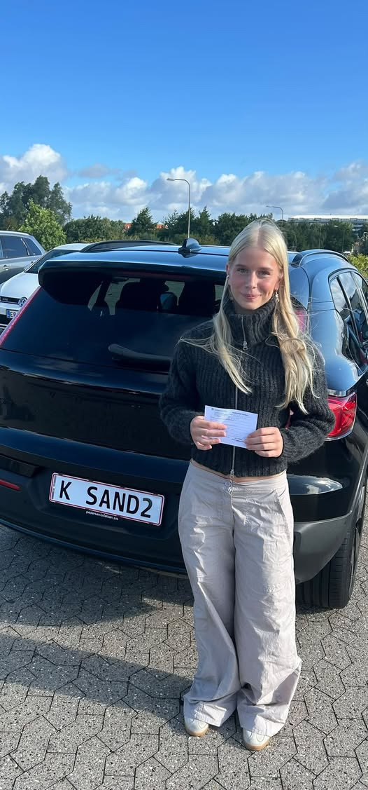 Kenneth Sand Køreskole ønsker Luca tillykke med bestået køreprøve i første forsøg