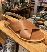 WIIBEN præsenterer nye sandaler og farverige sko fra Nature i butikken