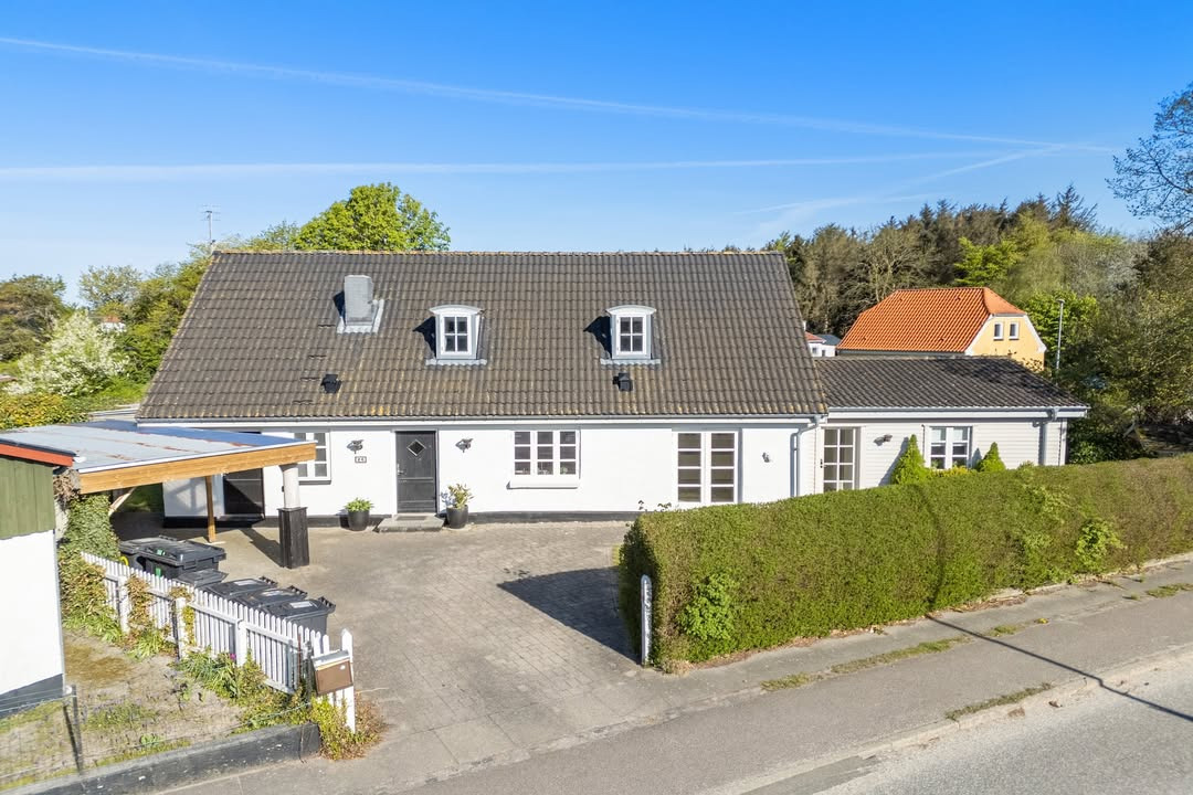 Mæglerhuset Aalborg præsenterer ny pris på villa tæt på fjord og natur