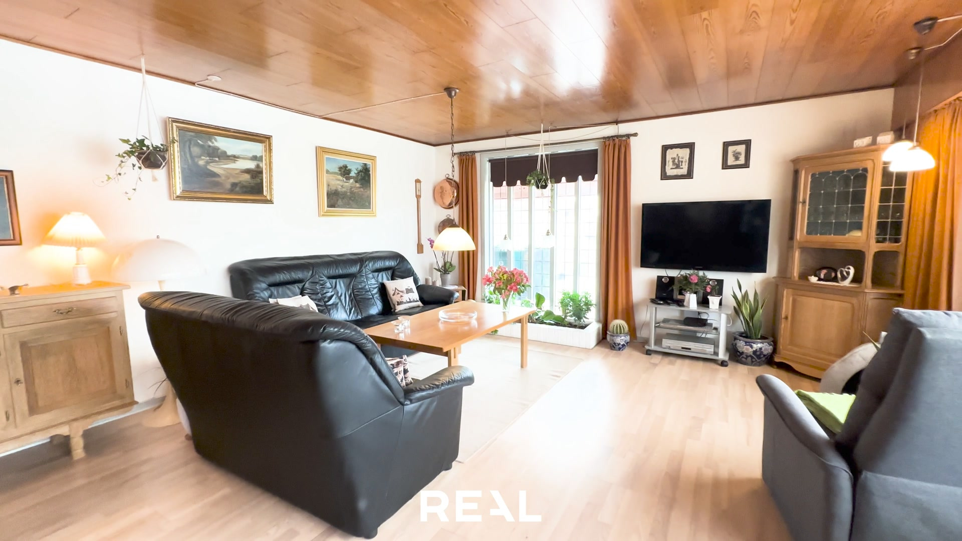 Velholdt og prisvenlig villa i Skads nu til salg: rummer tre soverum, to badeværelser og en skøn udestue