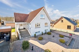 CD Bolig - Lene Bang & Søren Bregnhøj inviterer til bud på charmerende bolig i Engesvang