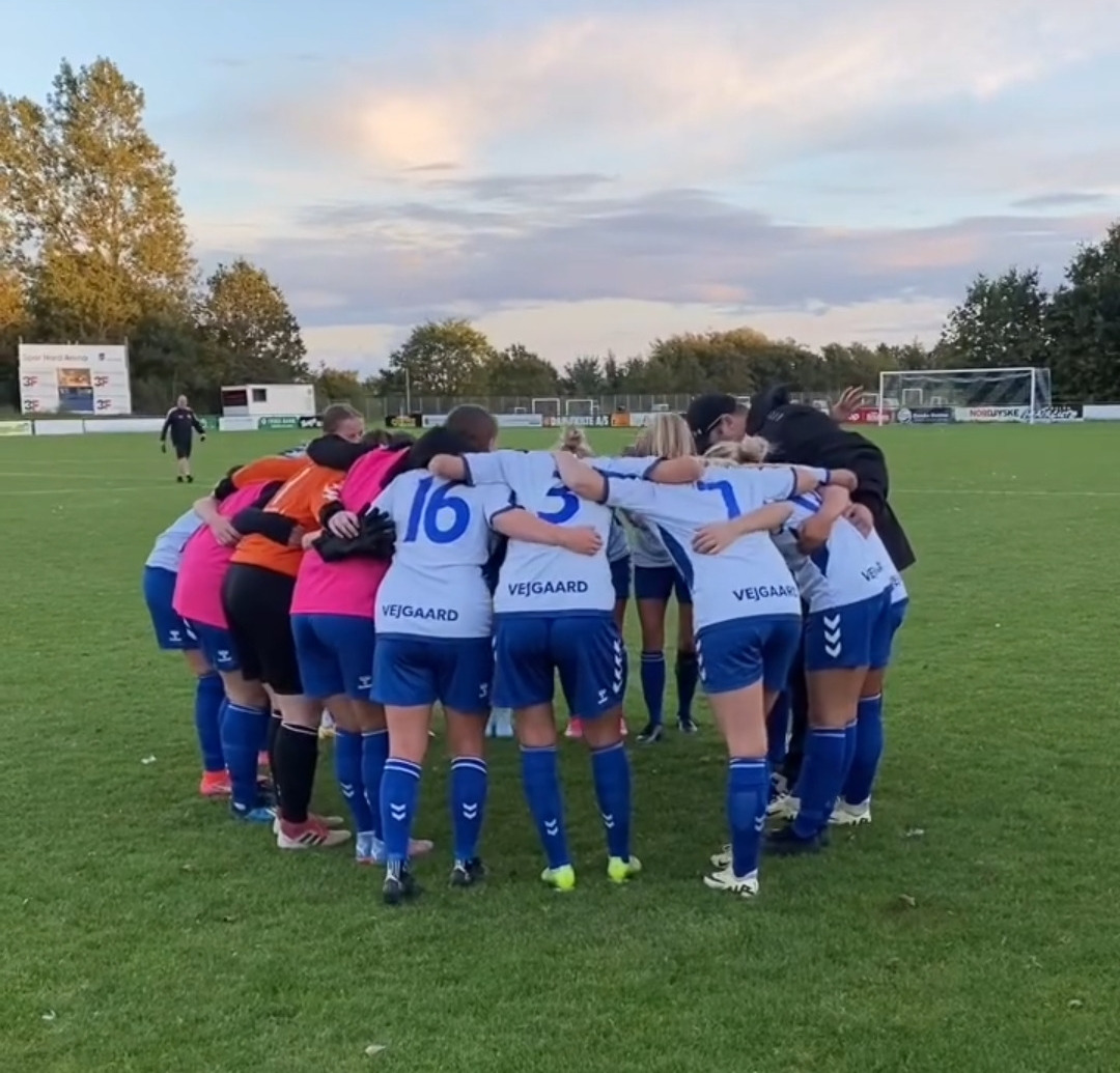 Vejgaard B matcher Team Viborg: Stærk defensiv og fysisk spil giver pote