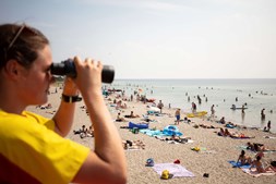 Livredderne åbner badesæsonen på Østerstrand