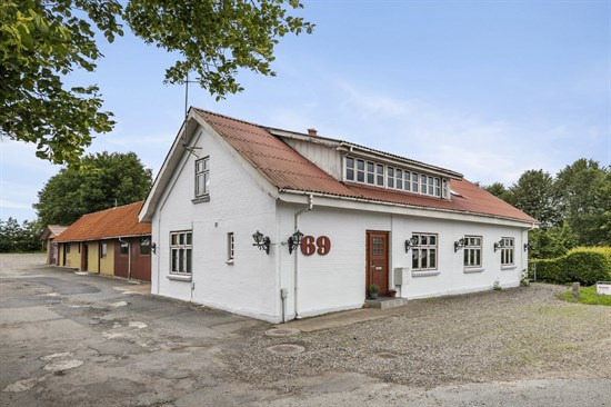 Fløevej 24 er til salg for kun 645.000 kr.: Se de billigste boliger til salg i Støvring her