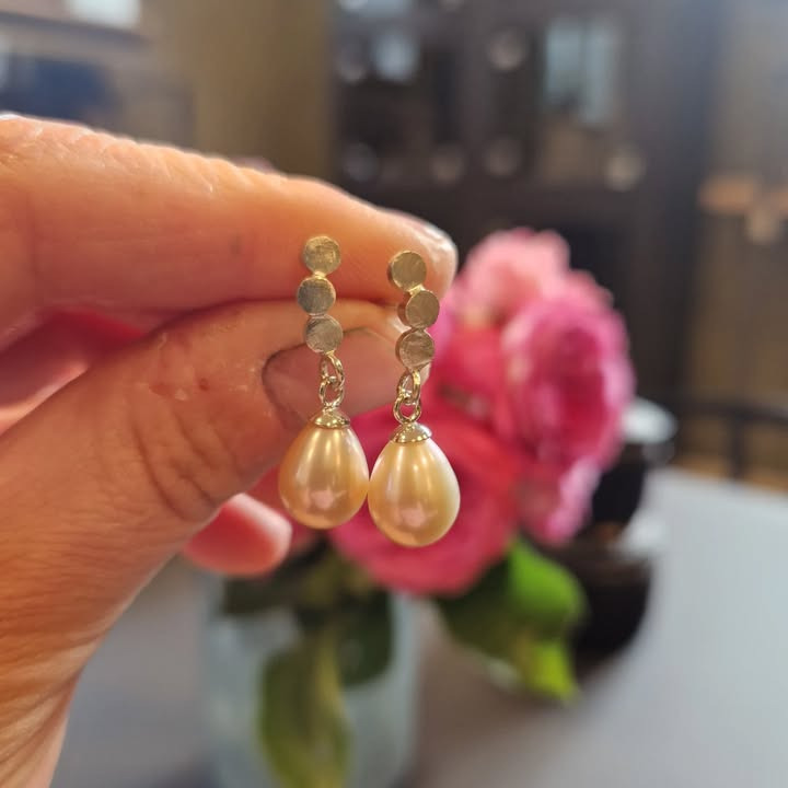 Guldsmed Ø præsenterer øresmykke-kollektion med mange muligheder og åbningstider i denne uge