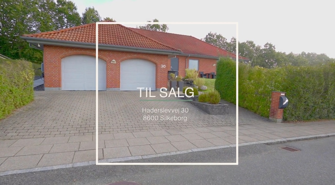 Lokalbolig Silkeborg præsenterer moderne villa i Hvinsingdal med smuk udsigt