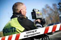 Dramatisk eneulykke på Odsherredvej: 75-årig kvinde uskadt efter bilvælt i Nykøbing Sj.