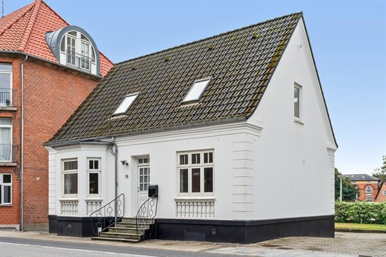 Til salg hos & LIVING Midt & Vestjylland: BYHUS MIDT I HERNING