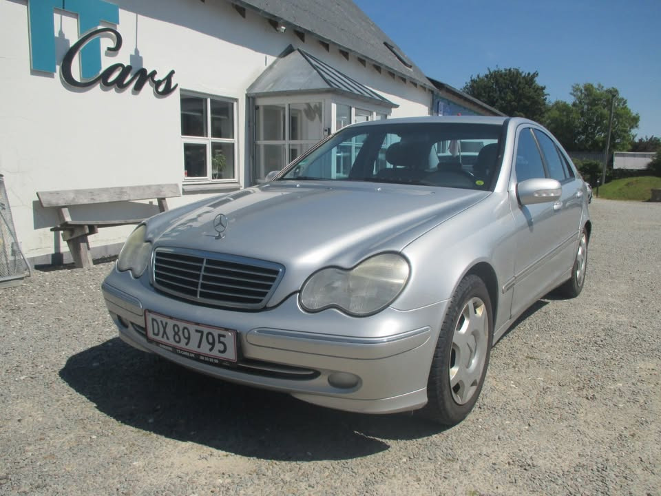 TT CARS ApS præsenterer Mercedes-Benz C180 – perfekt til dig