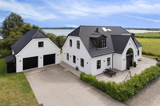 Drømmer du om luksus? For 6.500.000 kr er Bådevej 12 kommet til salg - Se den og de dyreste boliger til salg her