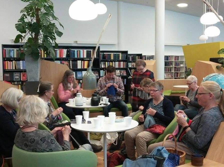 Strikkecafé på Nørre Aaby Bibliotek