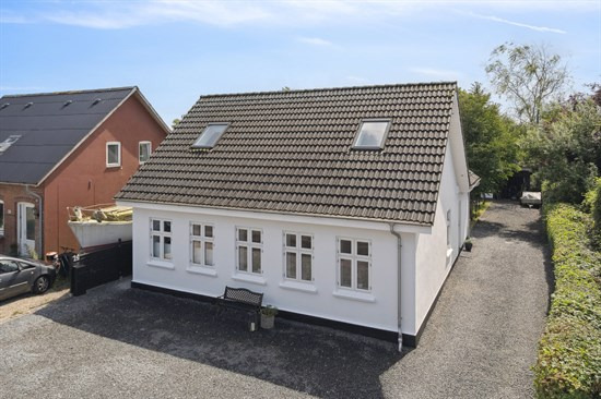 Kirkevejen 11 er til salg for kun 595.000 kr.: Se de billigste boliger til salg i Lunderskov her