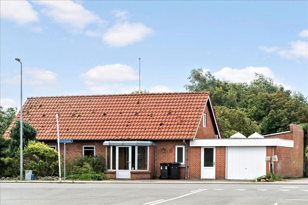 Til salg hos EDC Ejen­doms­grup­pen Struer: Centralt beliggende villa med mange muligheder