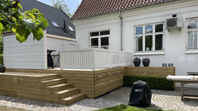 Fyrstenborg bygger drømmeterrasser – på land og i vand