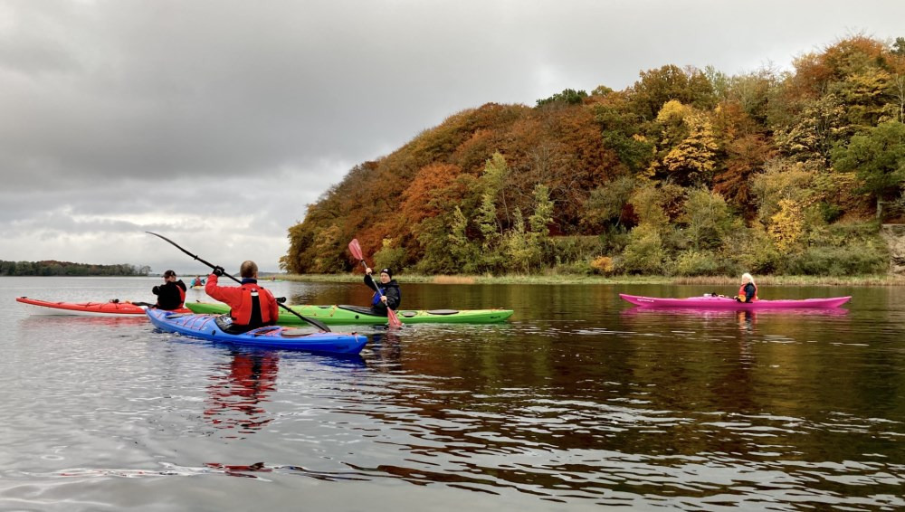 Oplev efterårets farver fra kajakken i Roskilde