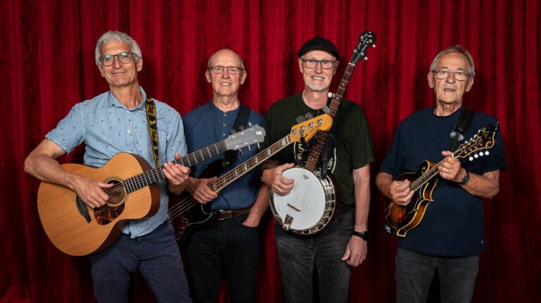 De Galvaniserede Leoparder bringer folkemusik til Frederikshavn