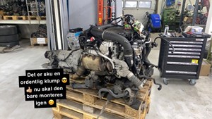 Travlhed hos JM Autoteknik med motorrenoveringer og bilsalg