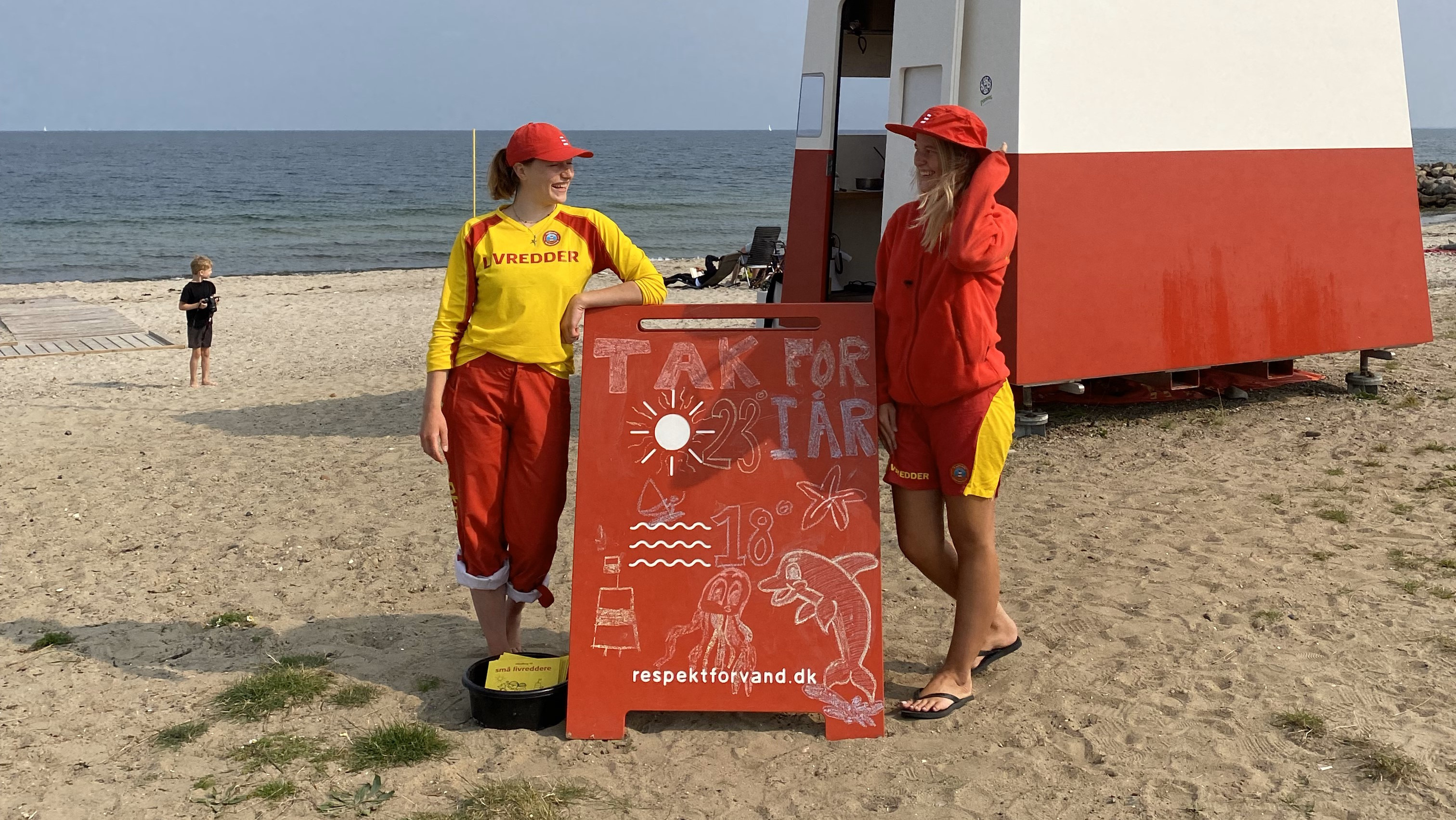 Livredderne i Juelsminde takker af for i år: Vinden skabte farlige situationer for badegæsterne