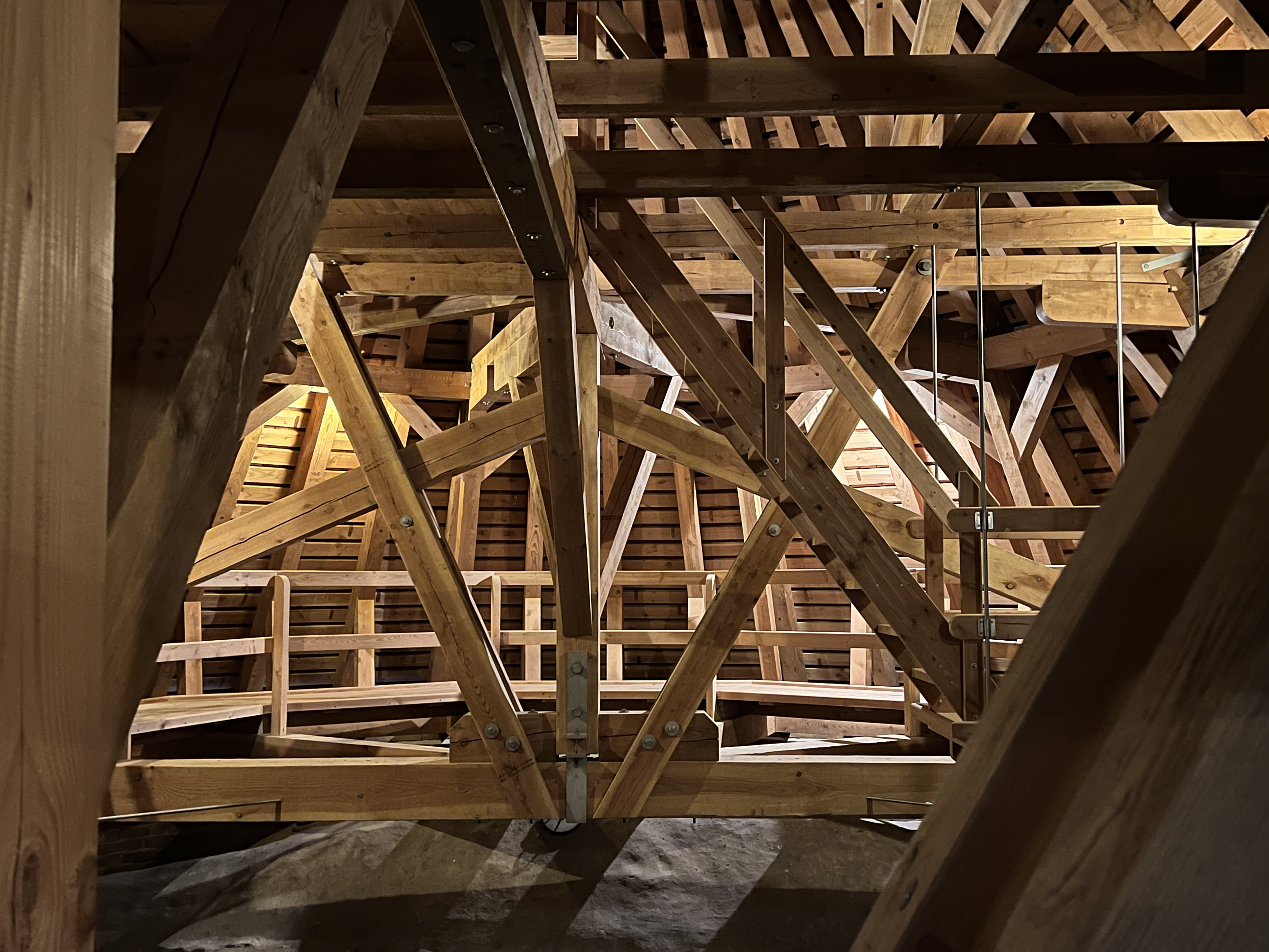 Oplev Roskilde Domkirkes imponerende tagkonstruktion