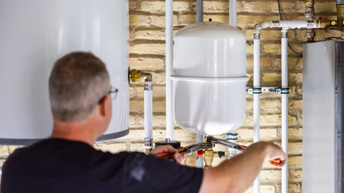 Sig farvel til oliefyret: Skift til varmepumpe og spar penge