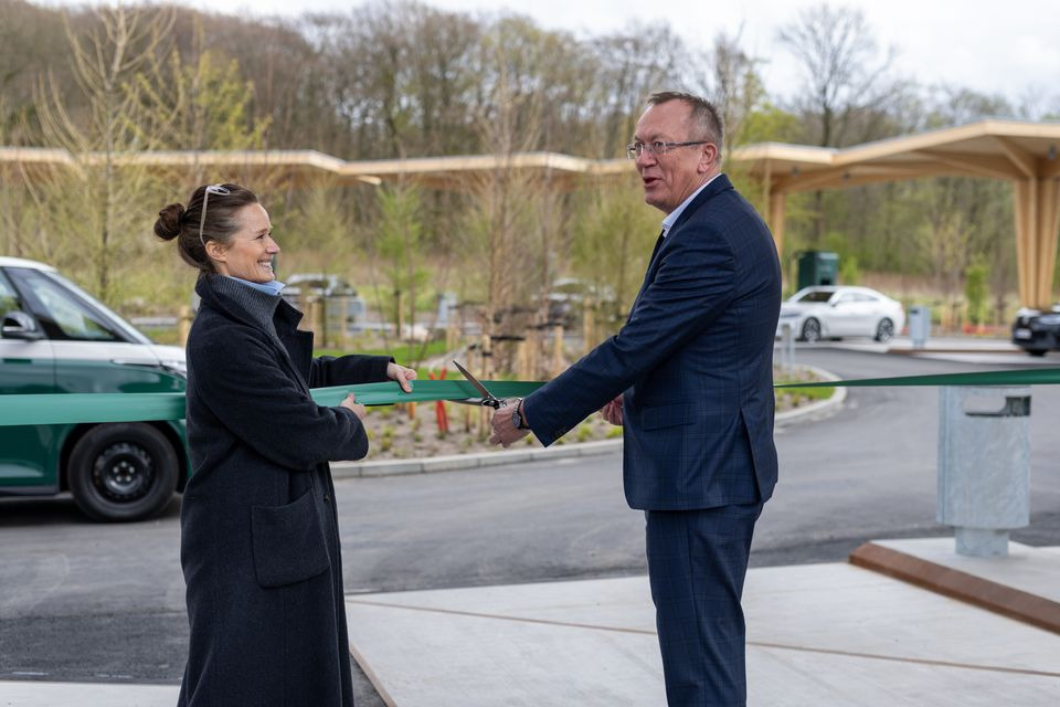 Clevers største: Nu er giga-lynladestation i Aabenraa åben