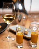 Restaurant Under Klippen præsenterer ny signaturmenu med tre retter og tre snacks