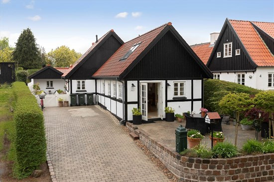 Top 6 over dyreste boliger til salg i Kirke Såby. Priser op til 8.595.000 kr