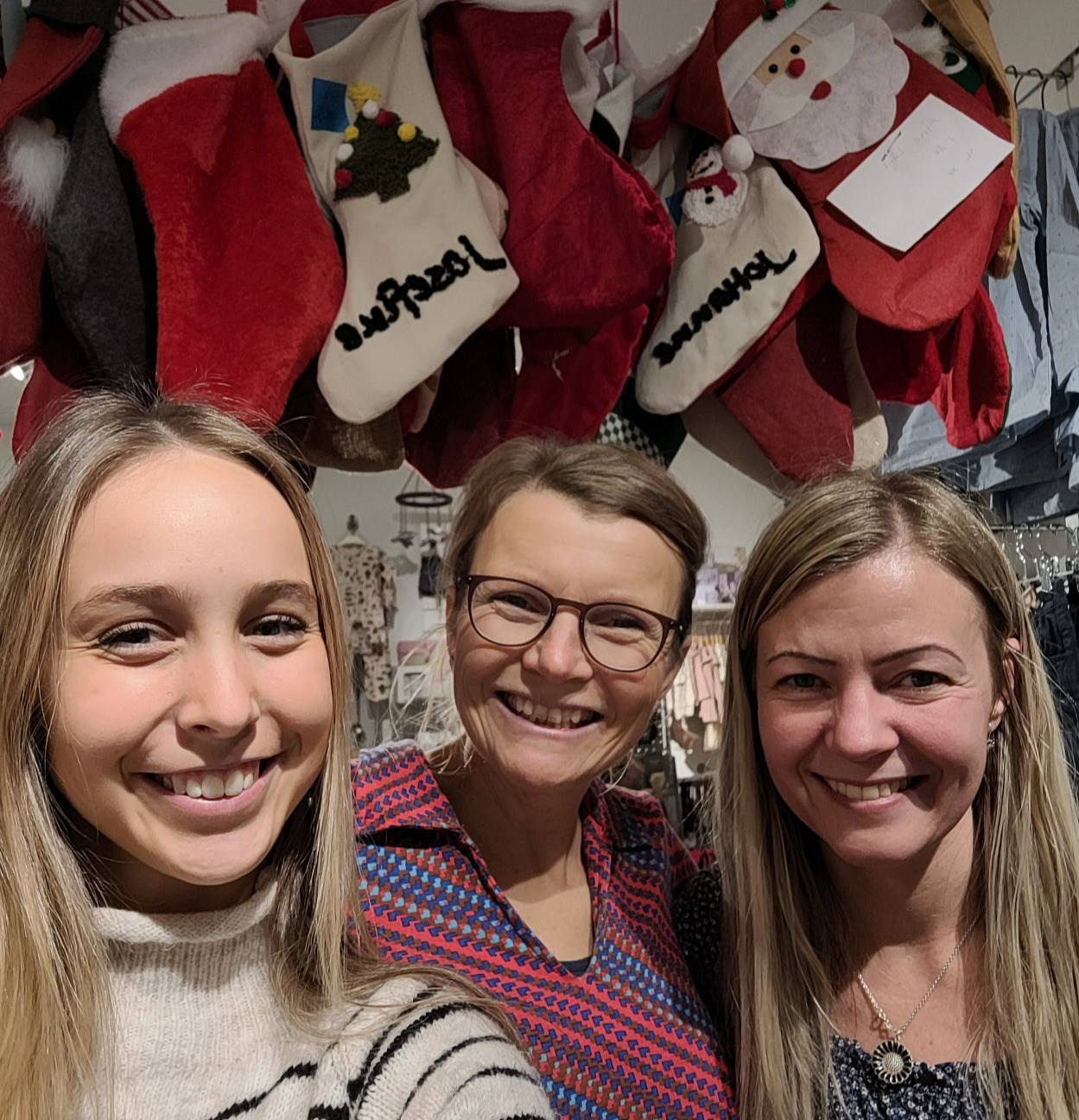 Julesokker i Børneshoppen: En tradition, der i år giver 932 pakker fulde af glæde