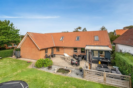 Top 6 over dyreste boliger til salg i Spjald. Priser op til 2.795.000 kr