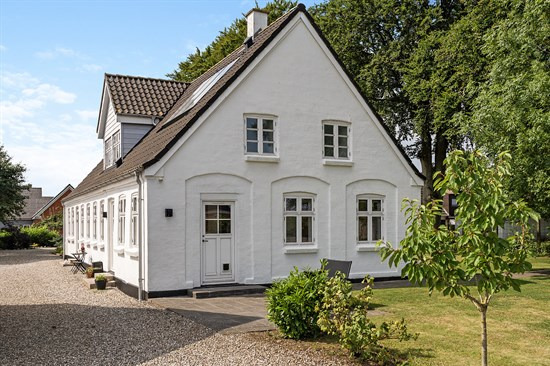 Top 6 over dyreste boliger til salg i Søndersø. Priser op til 3.395.000 kr