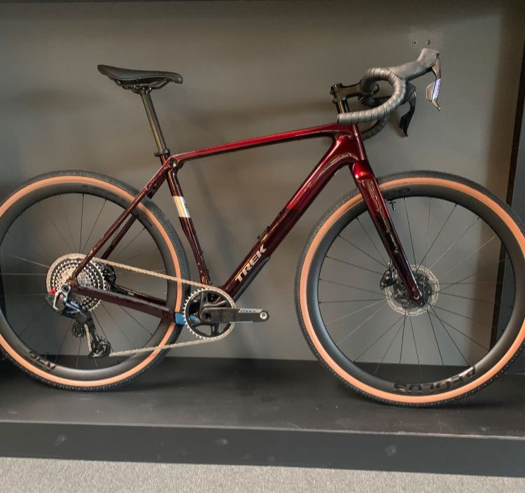 Birks Bike Shop ApS præsenterer nye cykler: Prøv Trek Checkpoint SL 7 i Hjørring