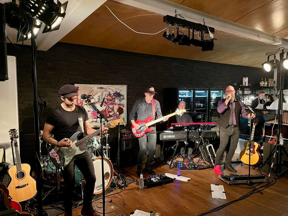 Se dagens updates fra Ikast her