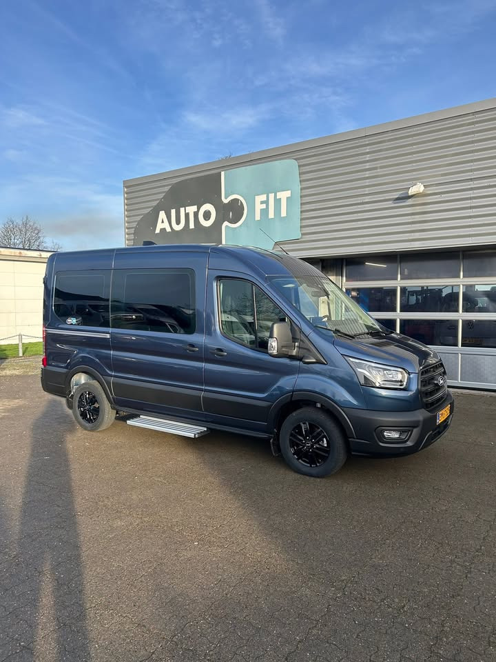 AutoFit A/S markerer nytår med specialudstyret Ford Transit til glad kunde