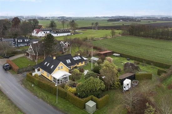 Kragerupgårdsvej 13 og 2 andre boliger er kommet til salg denne uge i Høng - se boligerne her.