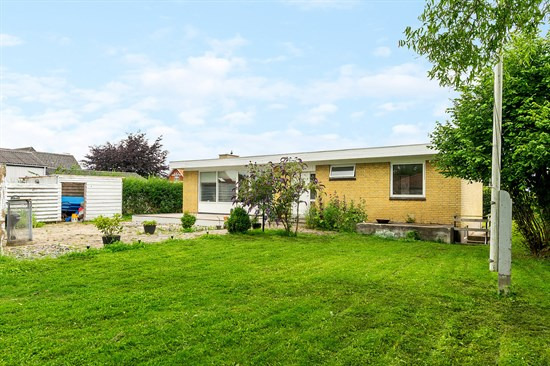 Top 6 over dyreste boliger til salg i Stenlille. Priser op til 3.195.000 kr