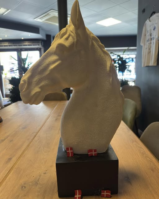 Den Hvide Hest Kolding fejrer 5-års fødselsdag med særlig menu i maj