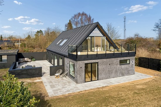 Eksklusiv bolig for 5.495.000 kr er netop kommet til salg i Bjert - Se den og de dyreste boliger her