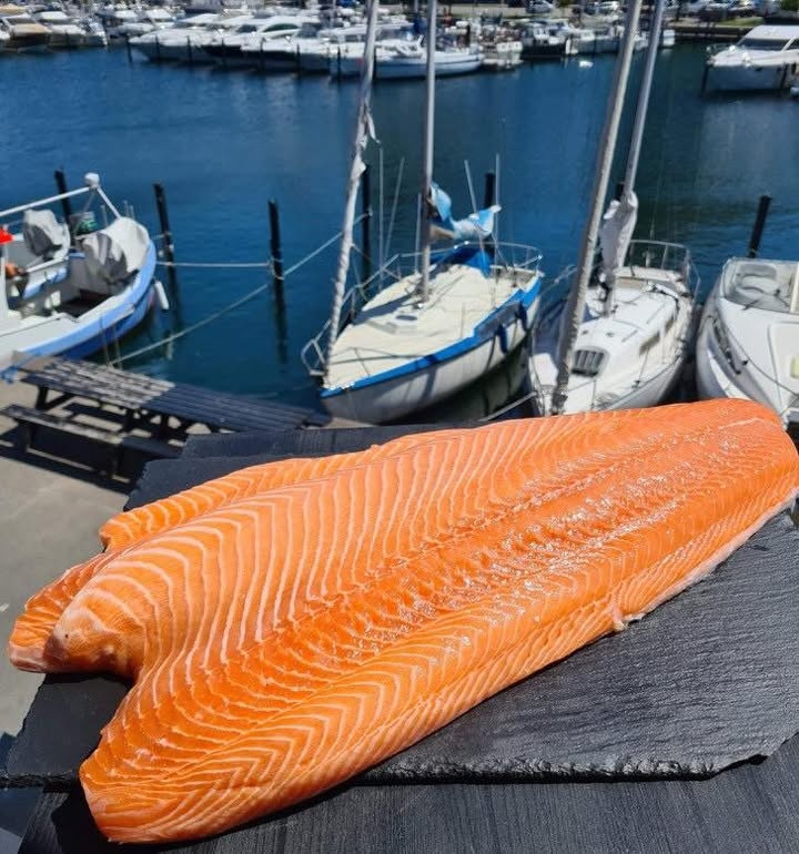 Min Købmand Øster Bjerregrav tilbyder fersk laksefilet til særligt tilbud