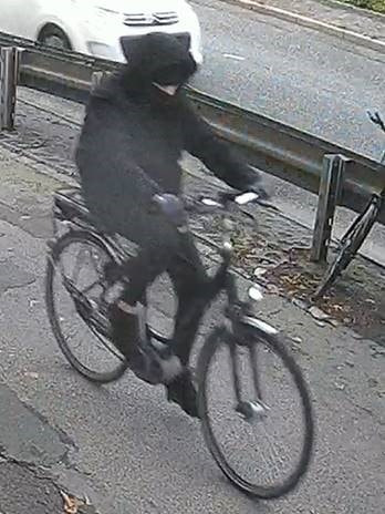 Politi efterlyser mand på cykel i forbindelse med drab på Christiania