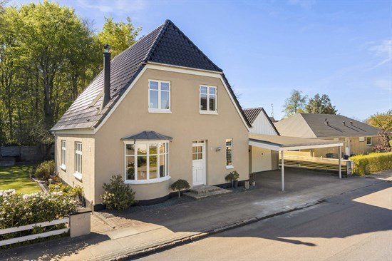 Skovløkke 6 og 3 andre boliger er kommet til salg denne uge i Tinglev - se boligerne her.