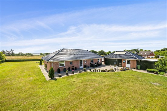 Nakkevej 26 og 2 andre boliger er kommet til salg denne uge i Farsø - se boligerne her.