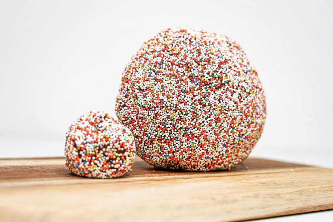 Meny Klarup tilbyder kæmpe romkugler fra bageren til fredag afhentning