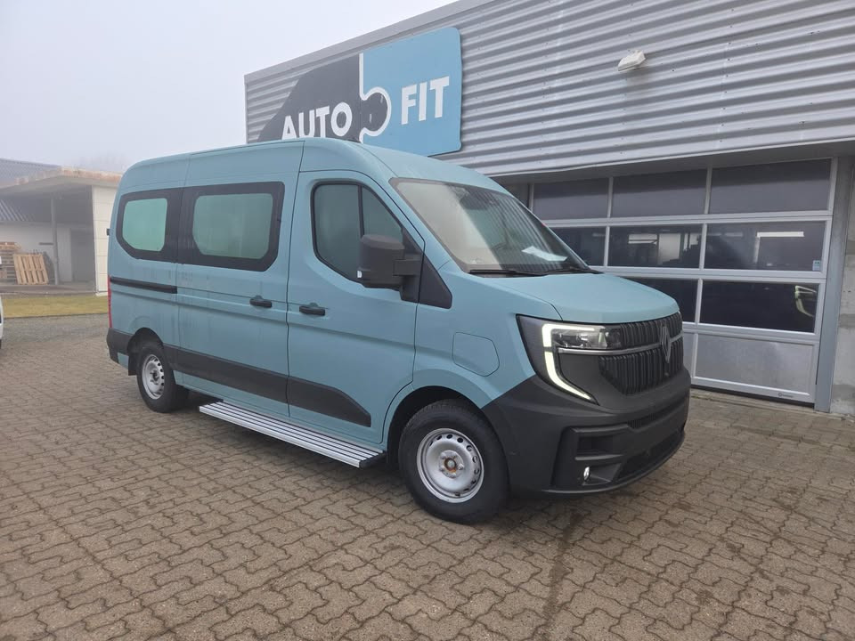 AutoFit A/S introducerer grøn og rummelig Renault Master E-Tech til Sjælland