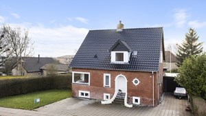 Til salg hos Nybolig Hjørring: Charmerende villa i hjertet af Hjørring til salg