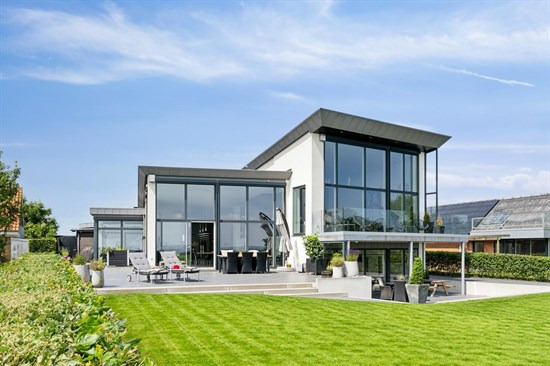 Drømmer du om luksus? Se Struer kommune dyreste bolig til 10,2  mio. kroner på Fjordvejen 8 og flere topadresser!