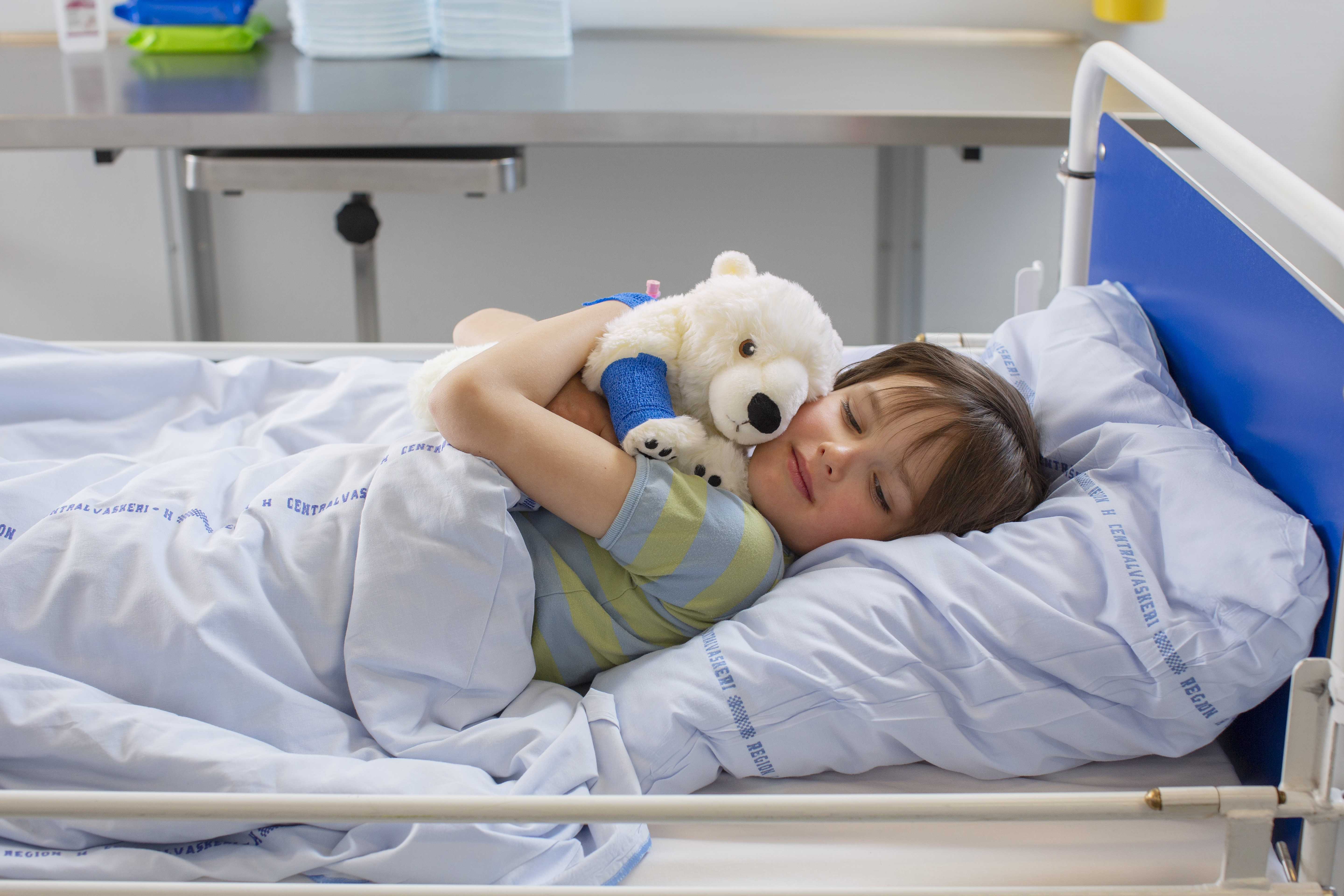 1.300 krammebamser på vej til små patienter i Randers: “Indlagte børn får en fortrolig ven i et svært forløb”