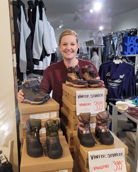 Børneshoppen Brønderslev præsenterer Mikk-line vinterstøvler i nye farver