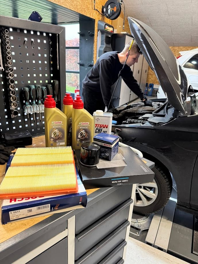 Autotekniker v/Kim Skytthe tilbyder service efter fabrikantens forskrifter for alle bilmodeller